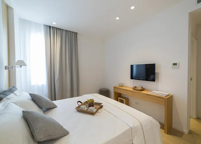 Al Pescatore - לינה וארוחת בוקר 4*